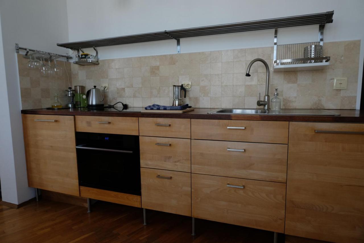 Sunny Apartment *